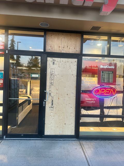 Commercial door board-up